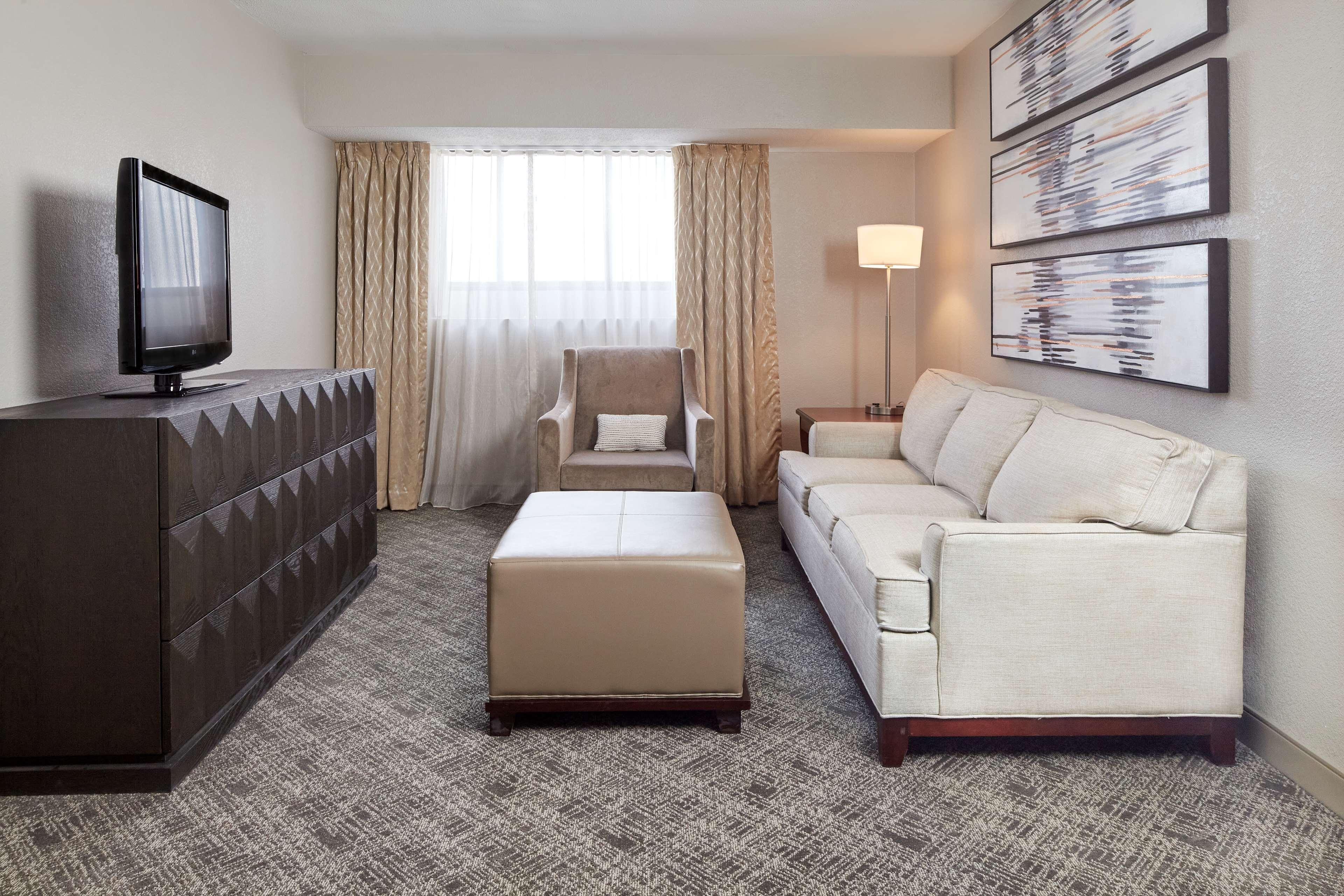 Doubletree Suites By Hilton Nashville Airport Экстерьер фото