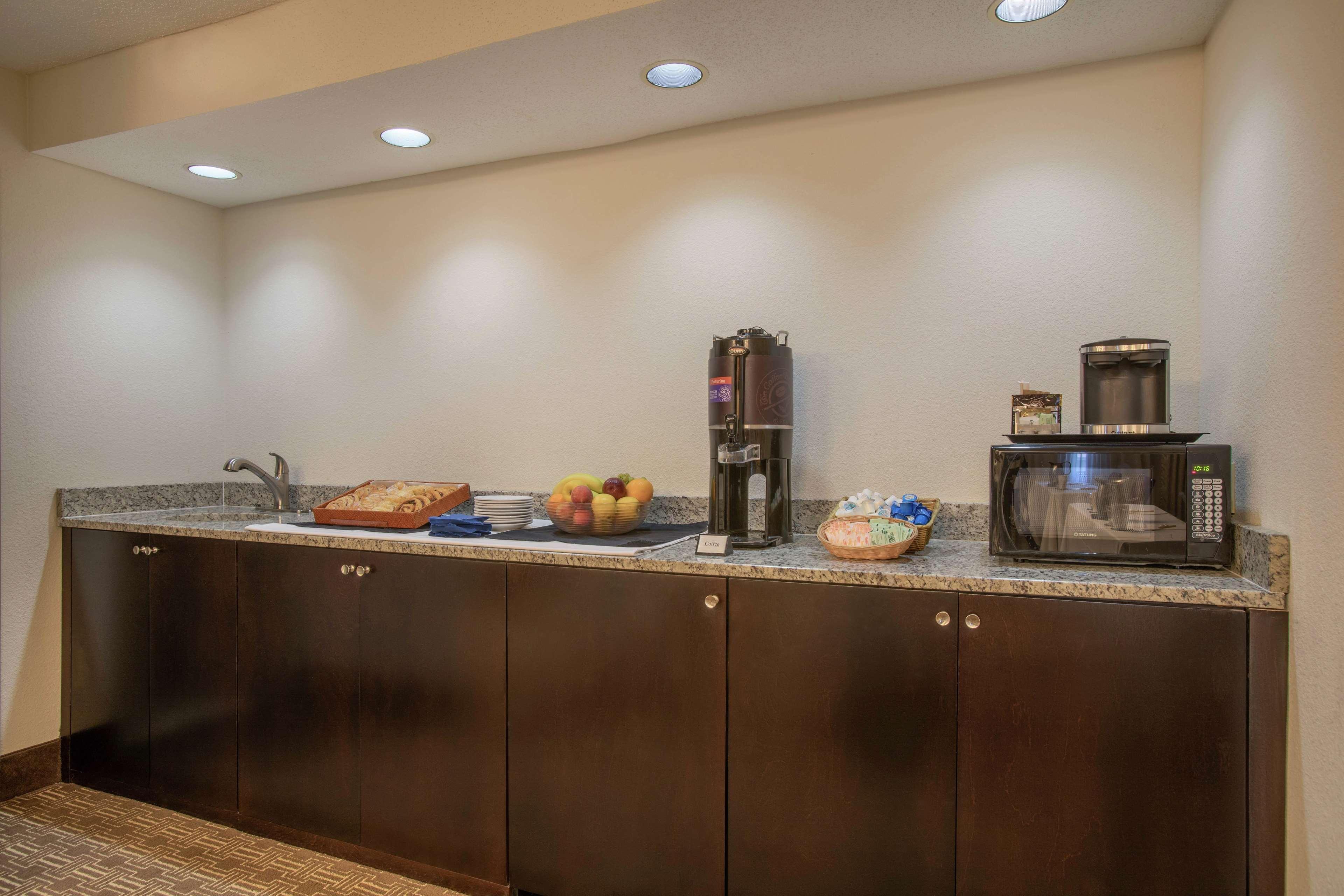 Doubletree Suites By Hilton Nashville Airport Экстерьер фото