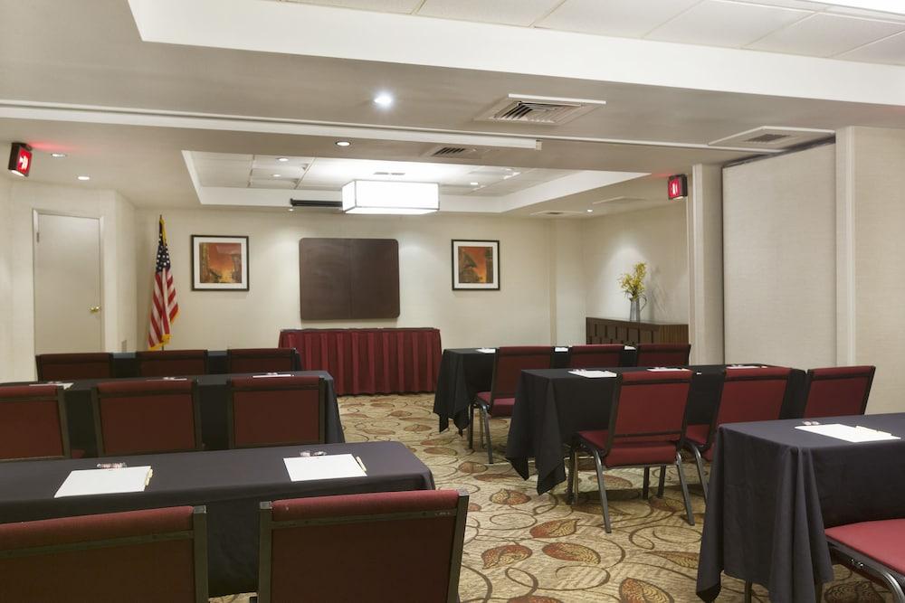 Doubletree Suites By Hilton Nashville Airport Экстерьер фото