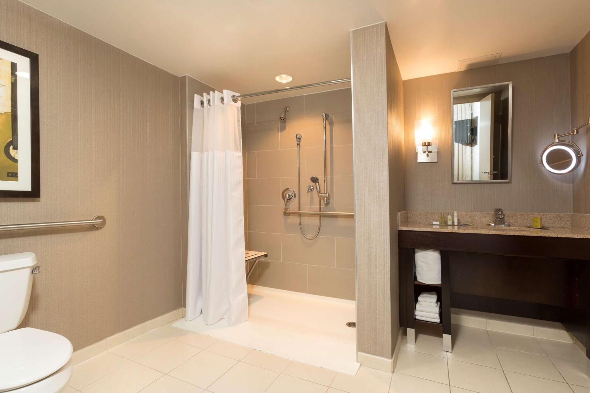 Doubletree Suites By Hilton Nashville Airport Экстерьер фото