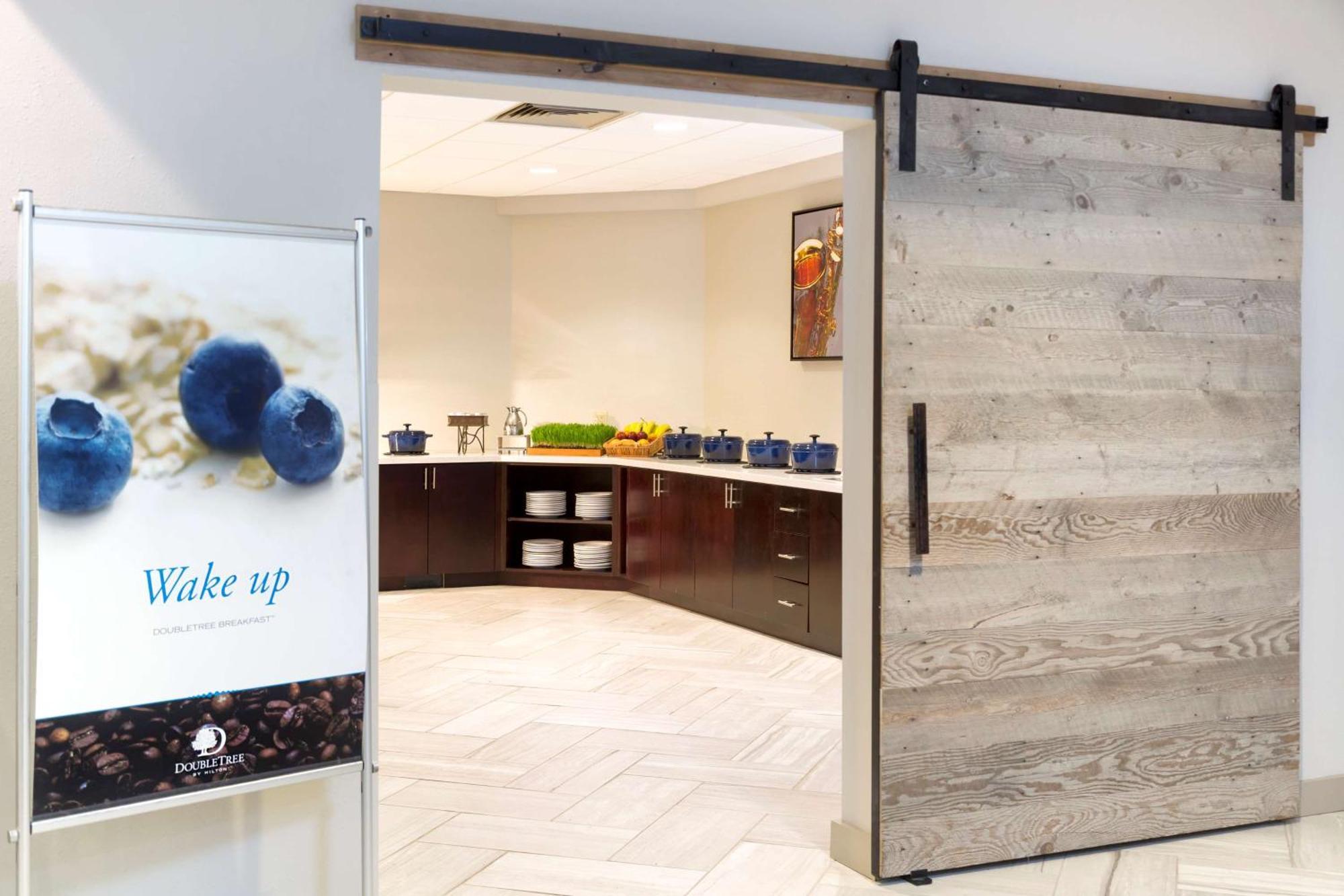Doubletree Suites By Hilton Nashville Airport Экстерьер фото