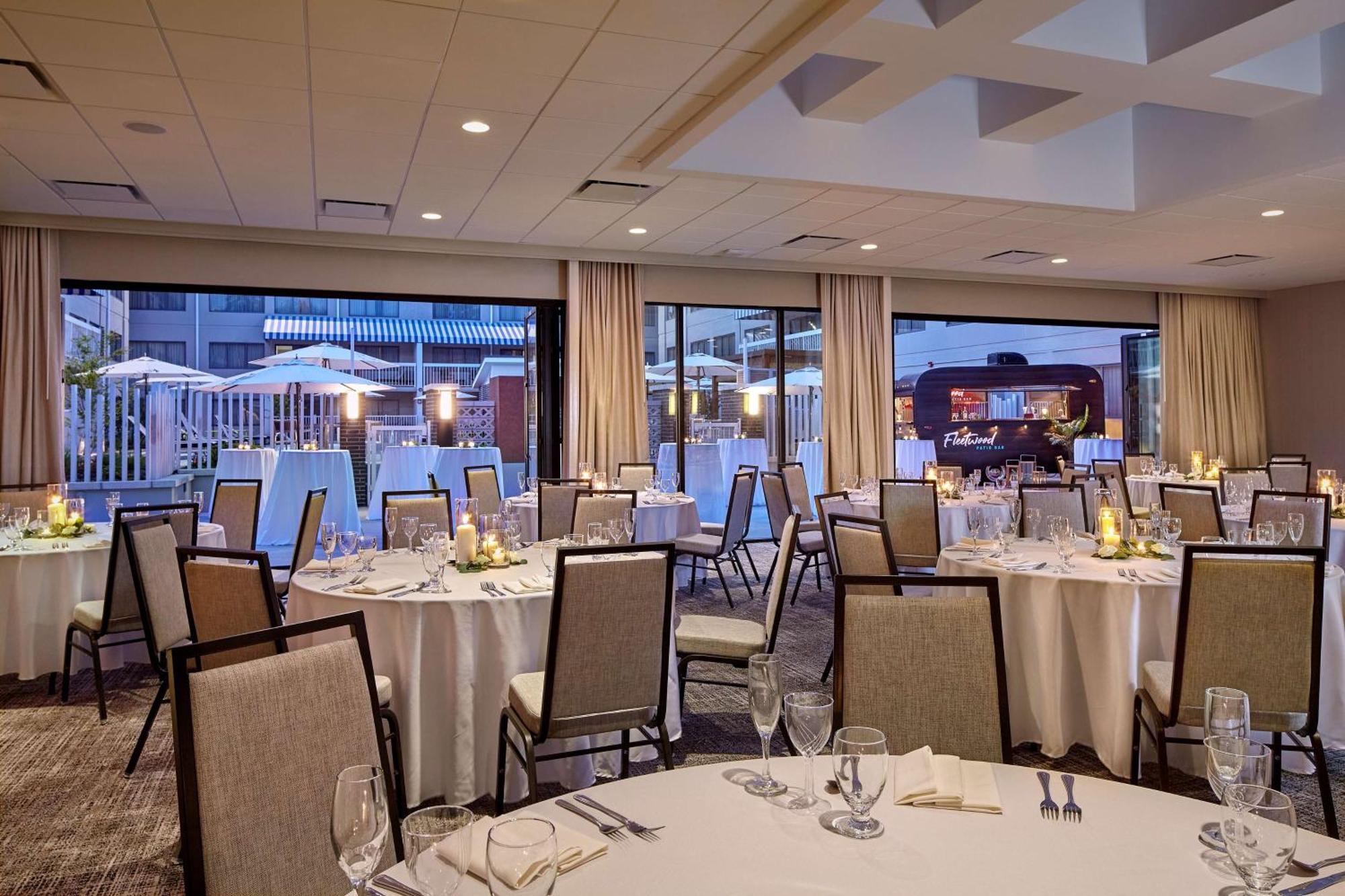 Doubletree Suites By Hilton Nashville Airport Экстерьер фото