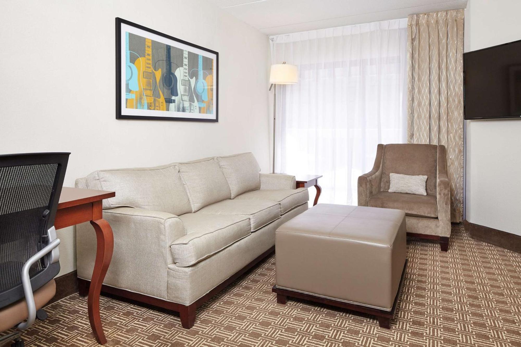 Doubletree Suites By Hilton Nashville Airport Экстерьер фото